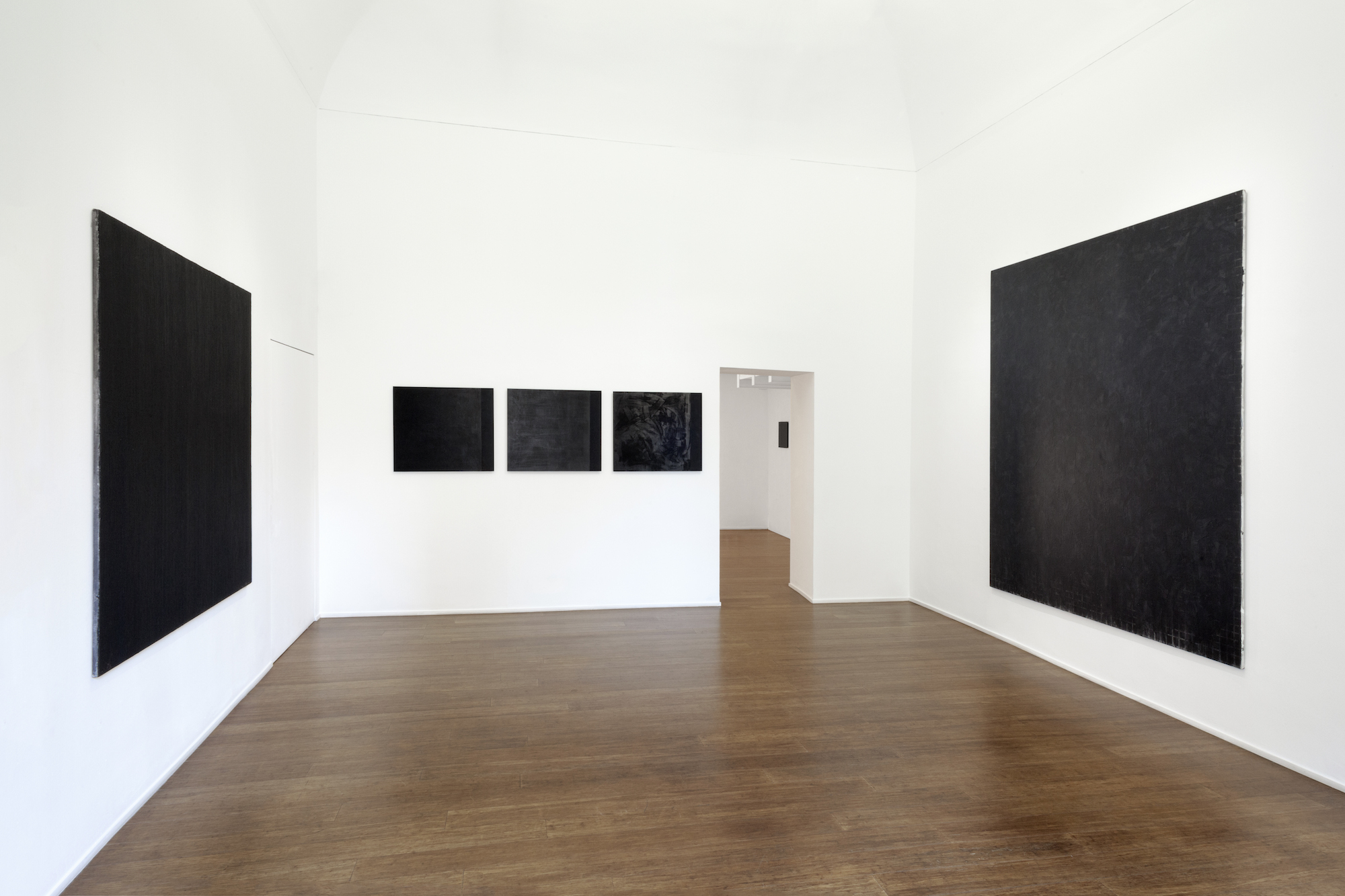 Tomas Rajlich. Black Paintings: 1976-79, ABC-ARTE, installation view