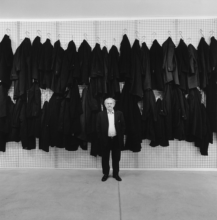 Jannis Kounellis, Galleria Fumagalli, Bergamo, 2009. Photo Manolis Baboussis. Courtesy Galleria Fumagalli