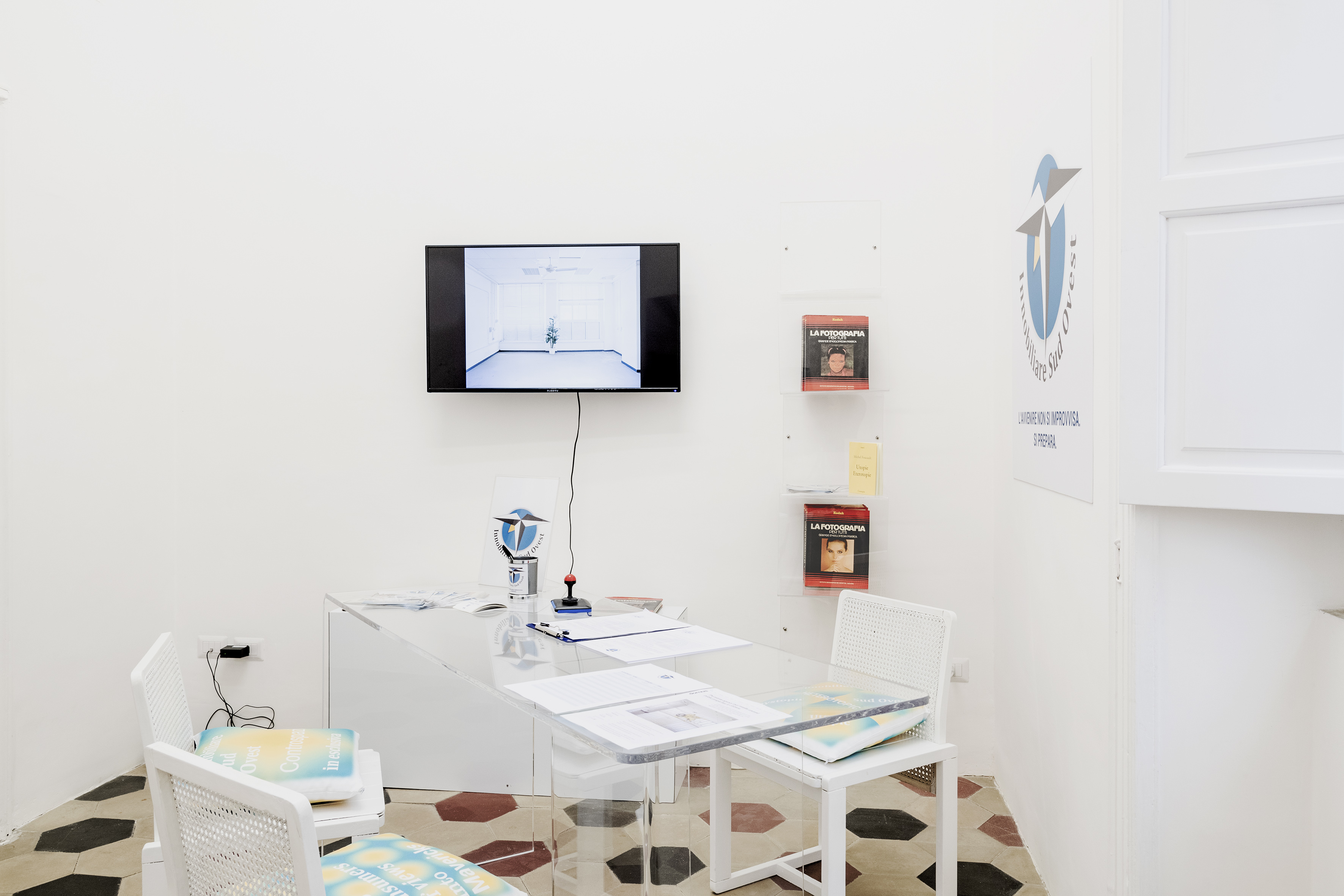 Innobiliare Sud Ovest - Agenzia del Controspazio (Installation view)