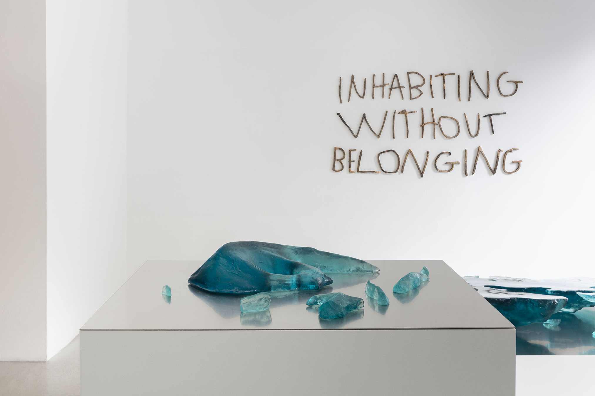 Margherita Moscardini, Inhabiting without Belonging, 2020. Veduta della mostra presso Renata Fabbri arte contemporanea, Milano. Fotografia di Andrea Rossetti. Courtesy l’artista e Renata Fabbri arte contemporanea.