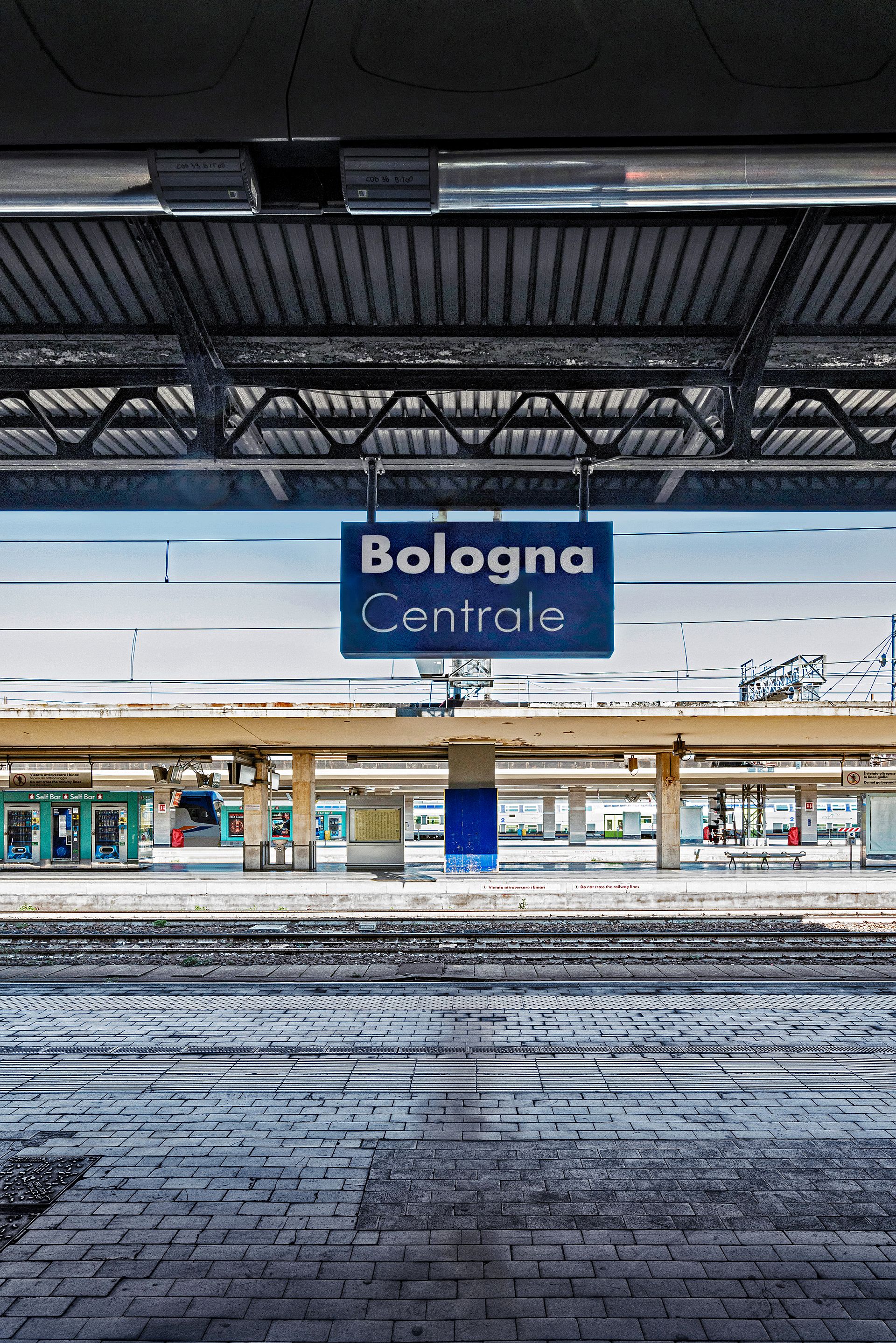 Bologna sola#18-Stazione Centrale-Binario 1