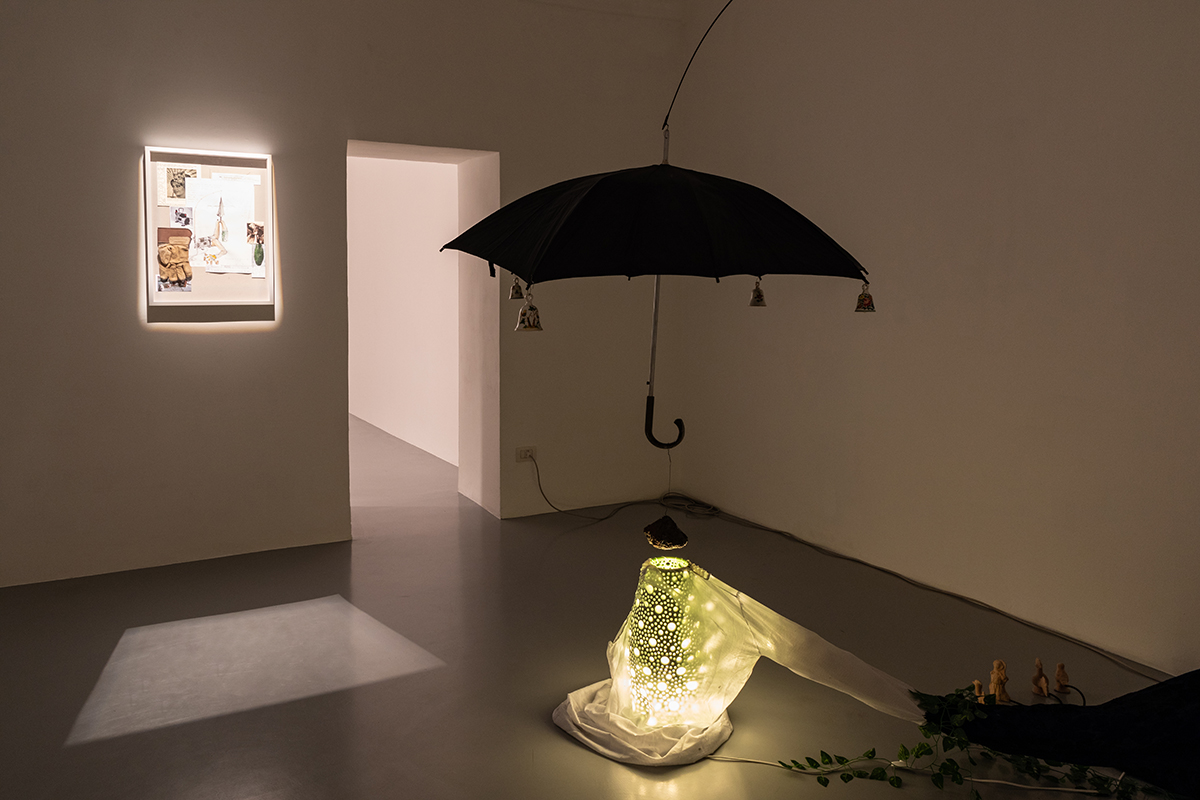 Eugenio Tibaldi, Balera, 2021, vista della mostra alla Galleria Umberto Di Marino, Napoli, ph. Danilo Donzelli