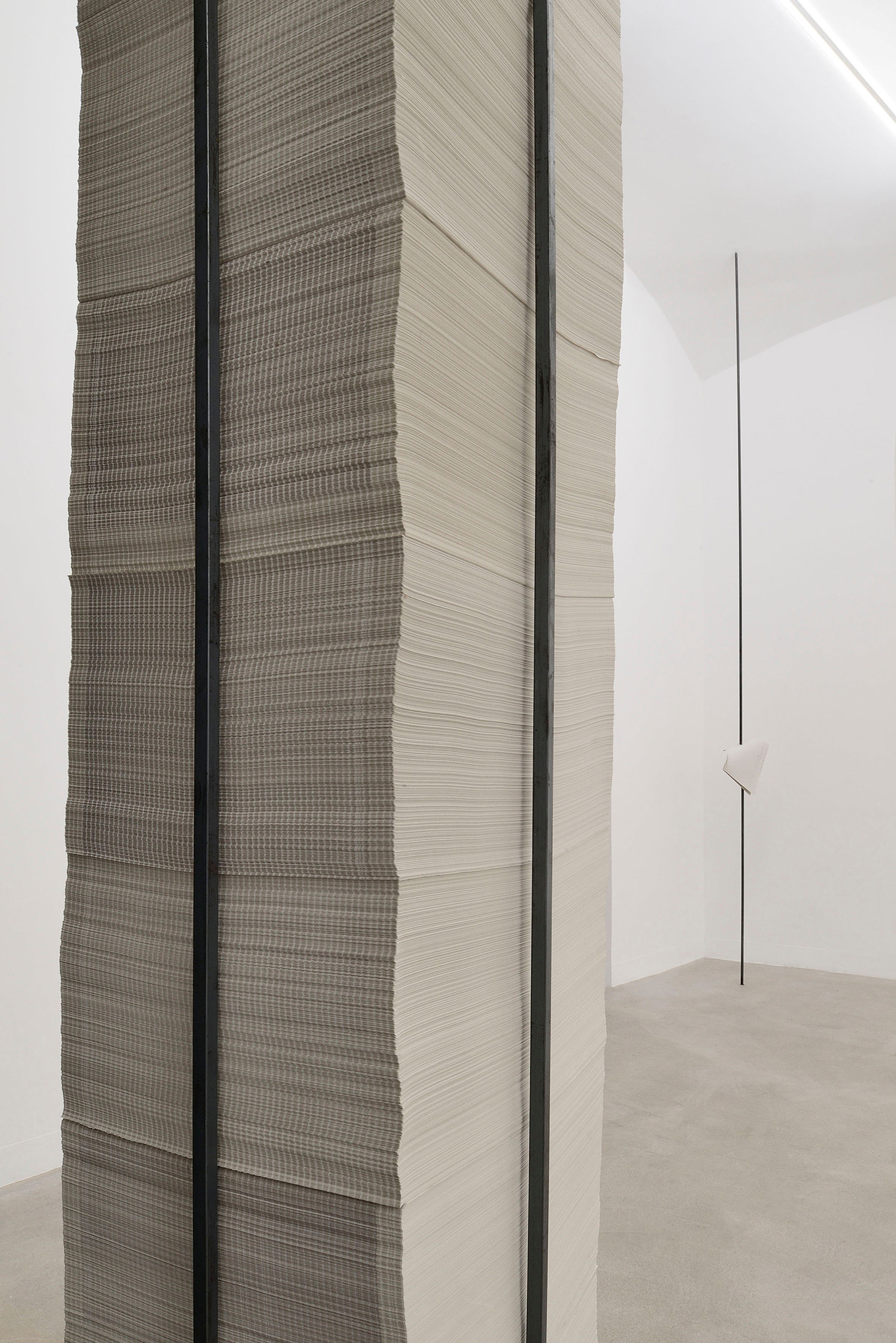 Giulia Marchi, Una pietra sopra, 2022, exhibition view, Matèria, Roma. Courtesy Matèria, Roma. Foto Roberto Apa