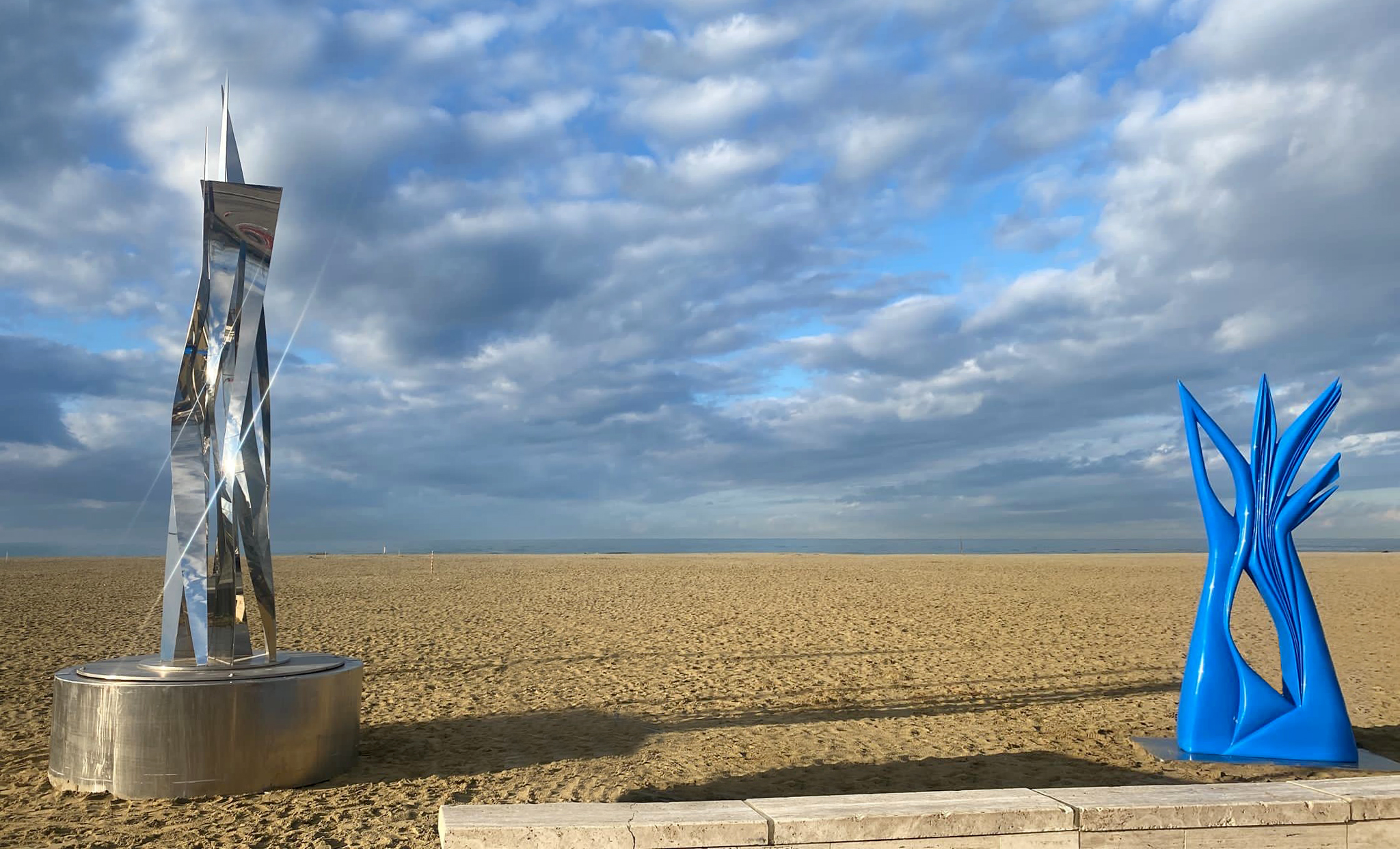 Opere di Pablo Atchugarry, Spiaggia del Belvedere delle Maschere, Viareggio